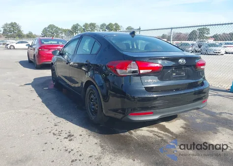 2017 Kia Forte Lx z USA, uszkodzony, nr VIN 3KPFK4A76HE085713